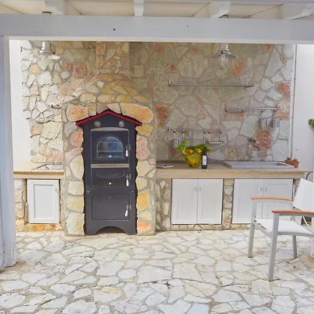 Costantino Вилла *