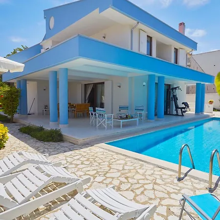 Вилла Costantino *